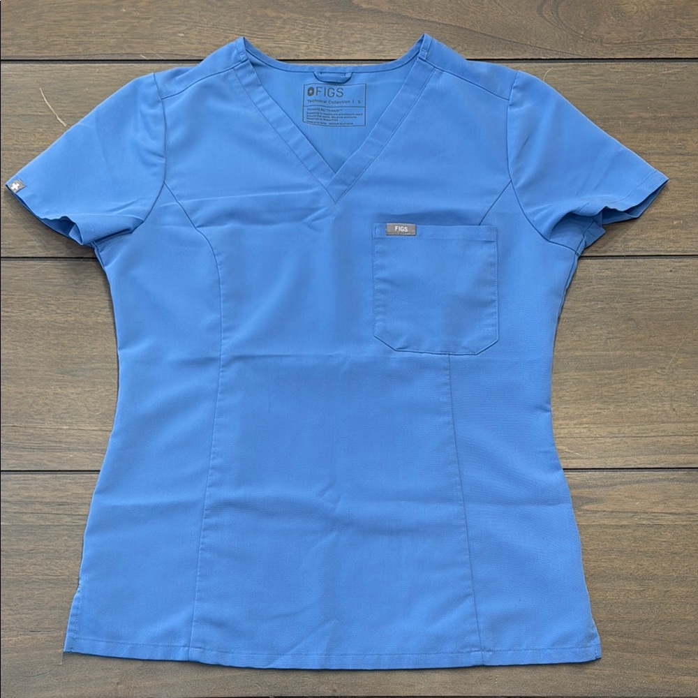 FIGS Slim Catarina One Pocket Scrub Top